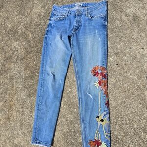 Zara Women Embroidered Blue Jeans Size 6